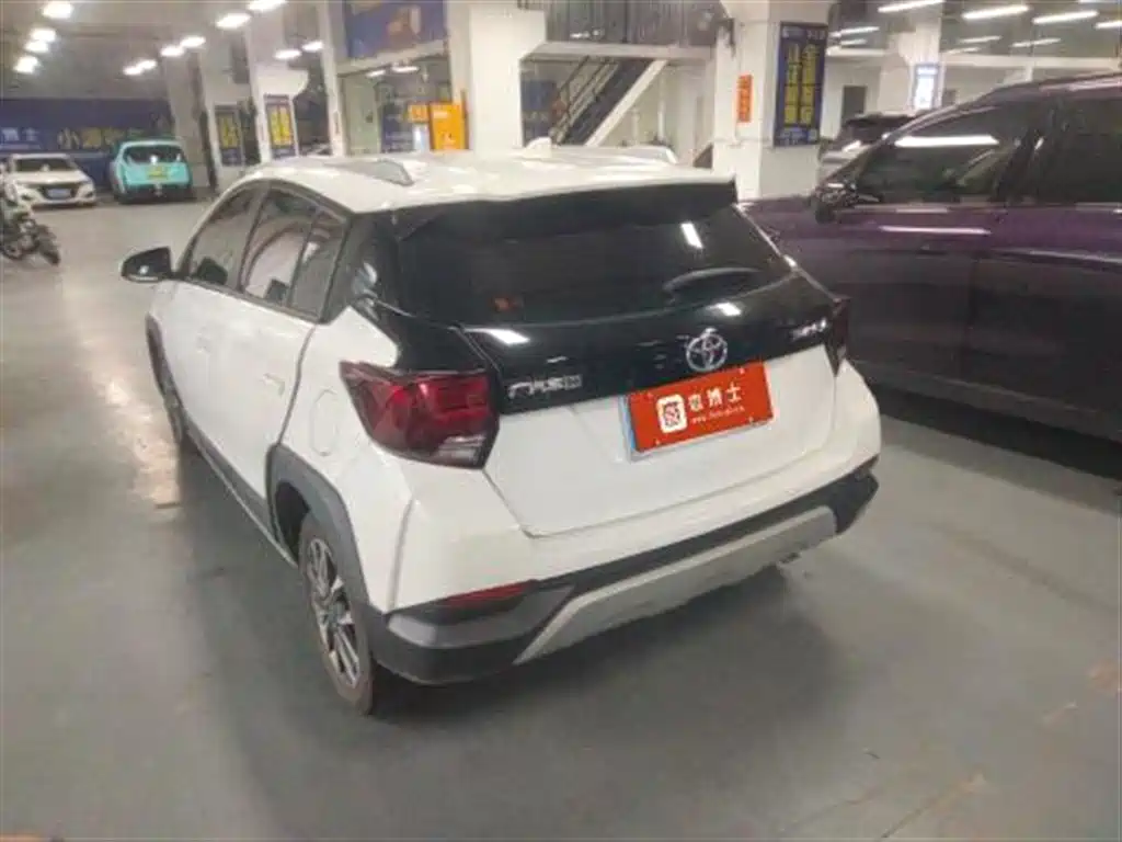 Toyota Yaris L 2023