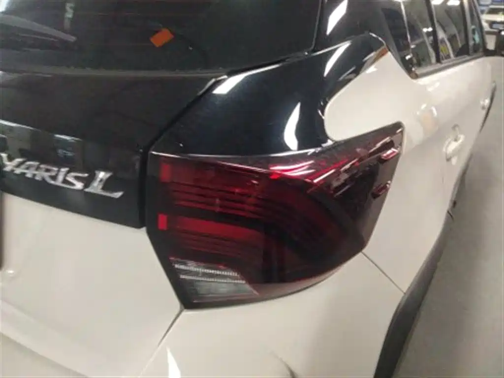 Toyota Yaris L 2023 — фото 14
