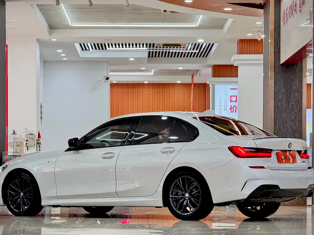BMW 3 Series 2021