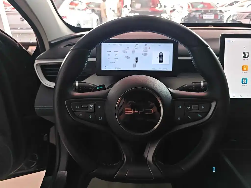 BYD Seal 05 DM-i 2025 — фото 8