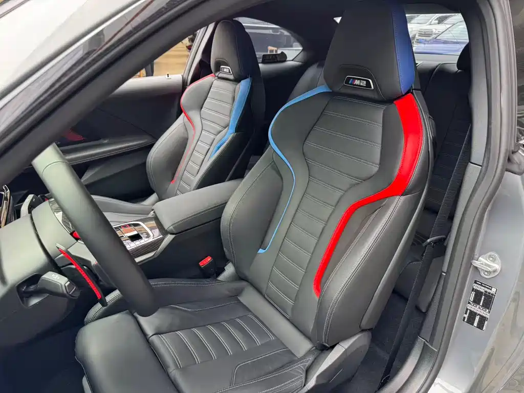BMW M2 2025 — фото 11