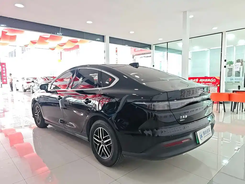 BYD Seal 05 DM-i 2025 — фото 19