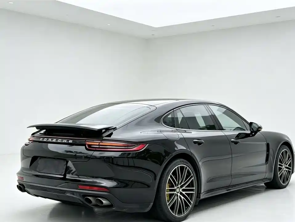 Porsche Panamera 2017 — фото 7