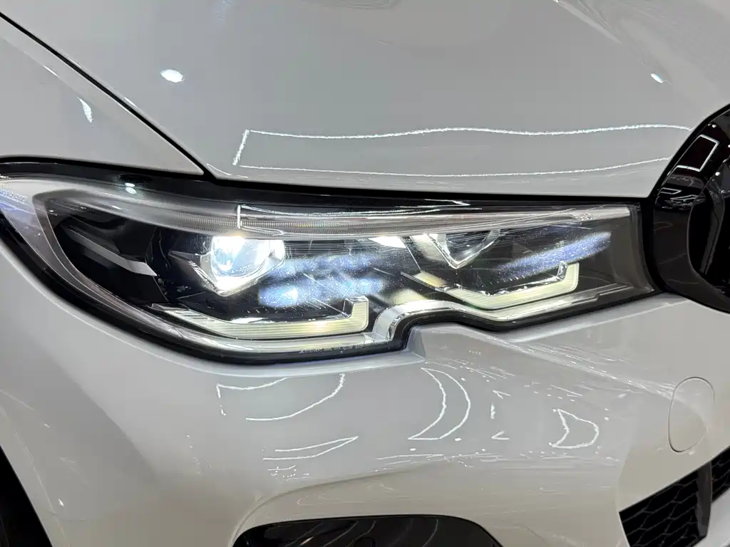 BMW 3 Series 2021
