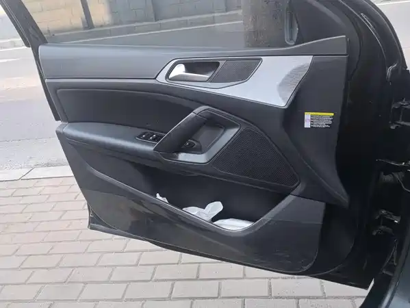 Peugeot 408 2023