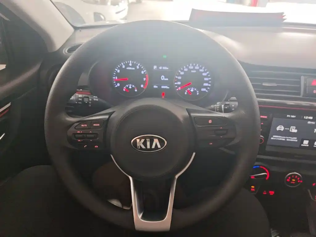 Kia KX CROSS 2017 — фото 11