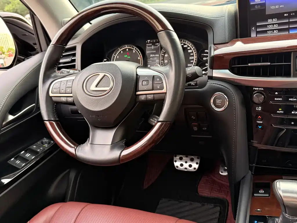 Lexus LX 2018 — фото 13
