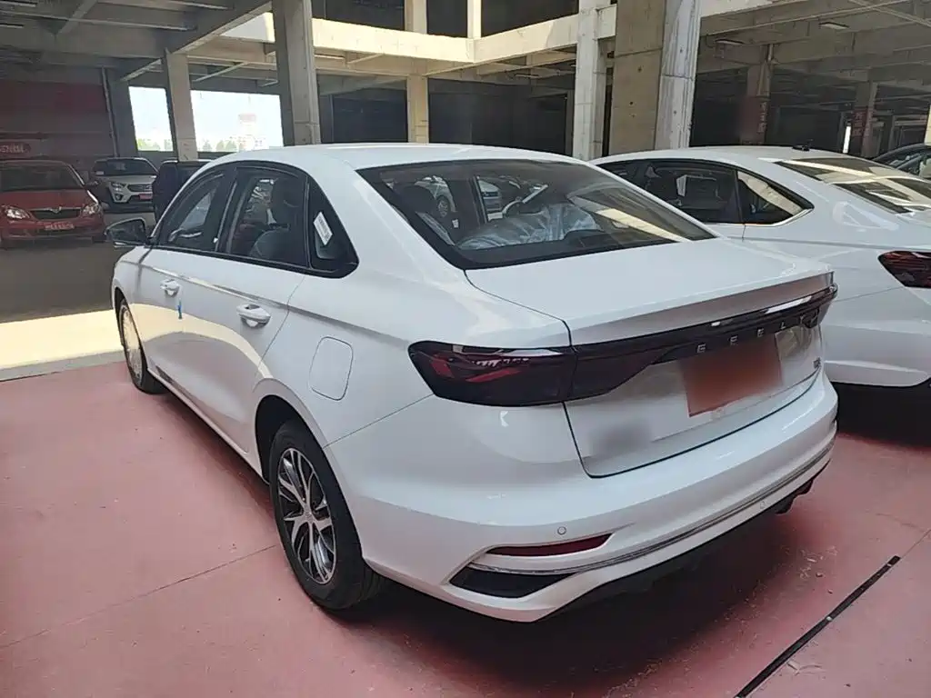 Geely Emgrand 2026