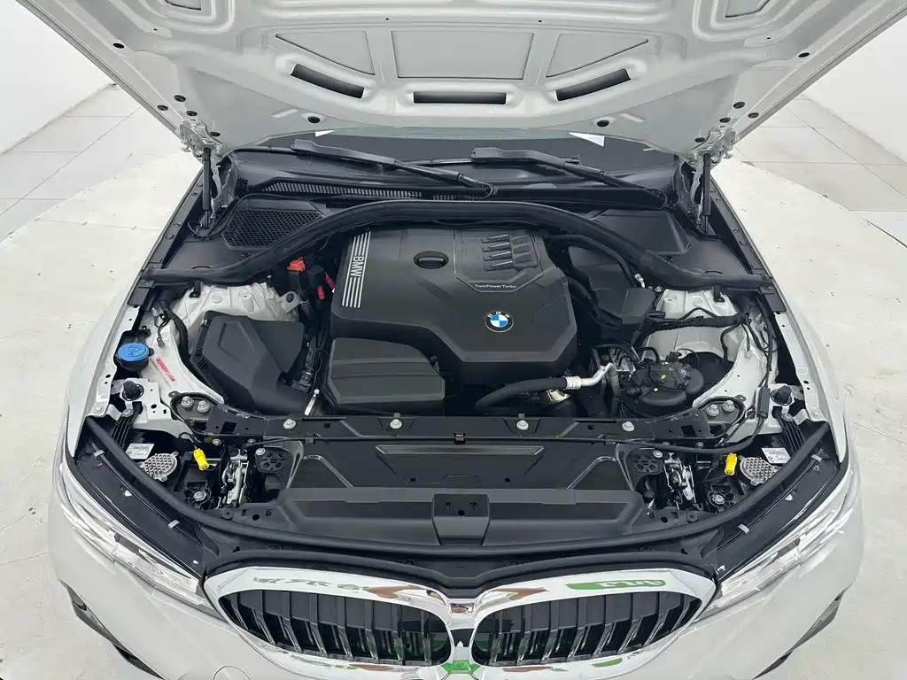 BMW 3 Series 2022 — фото 16