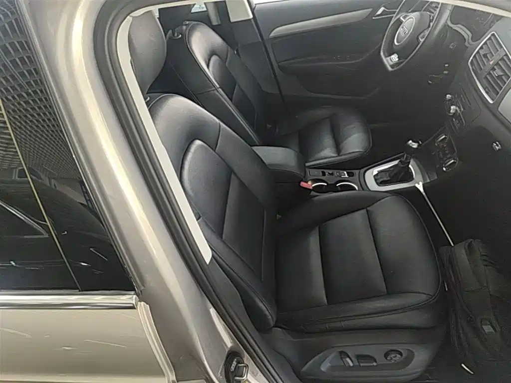 Audi Q3 2013 — фото 20