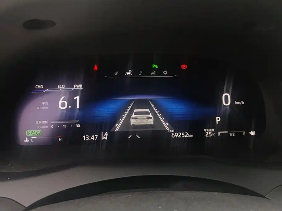 Toyota Camry 2022 — фото 14