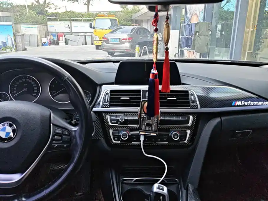 BMW 3 Series 2017 — фото 13