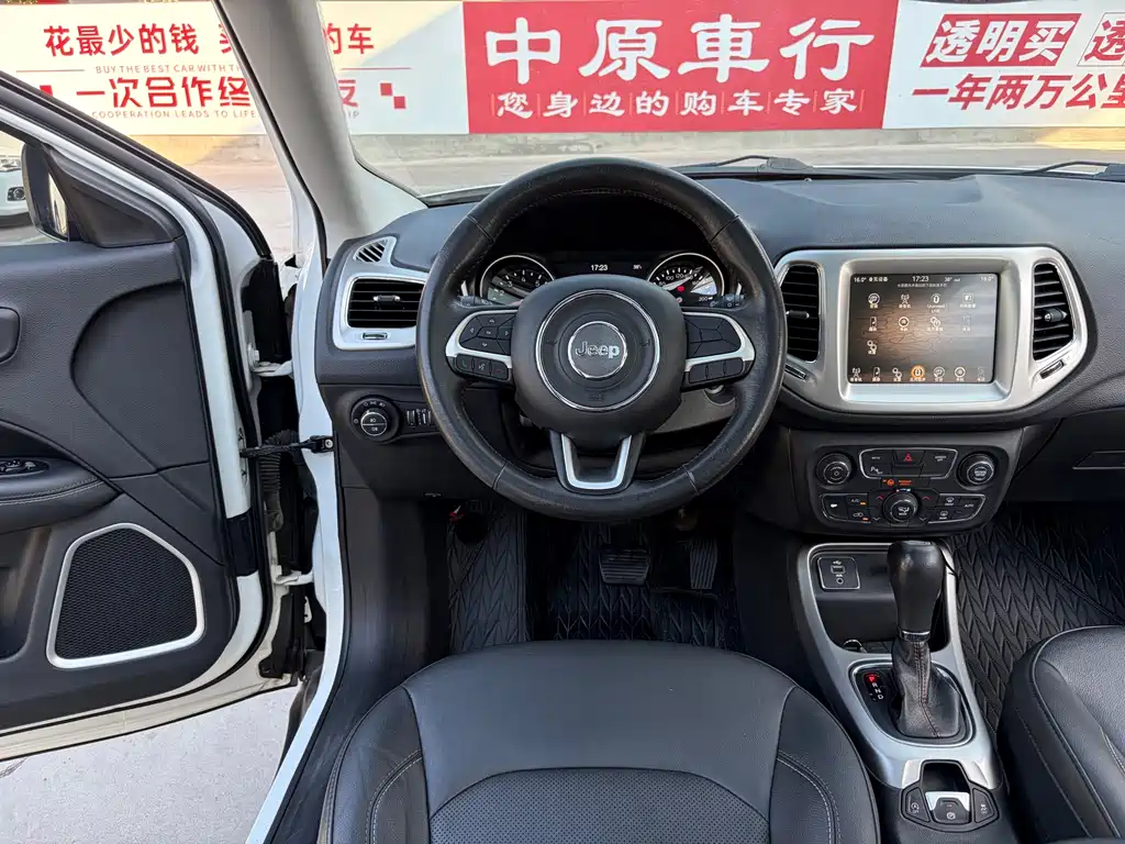 Jeep Compass 2017 — фото 9