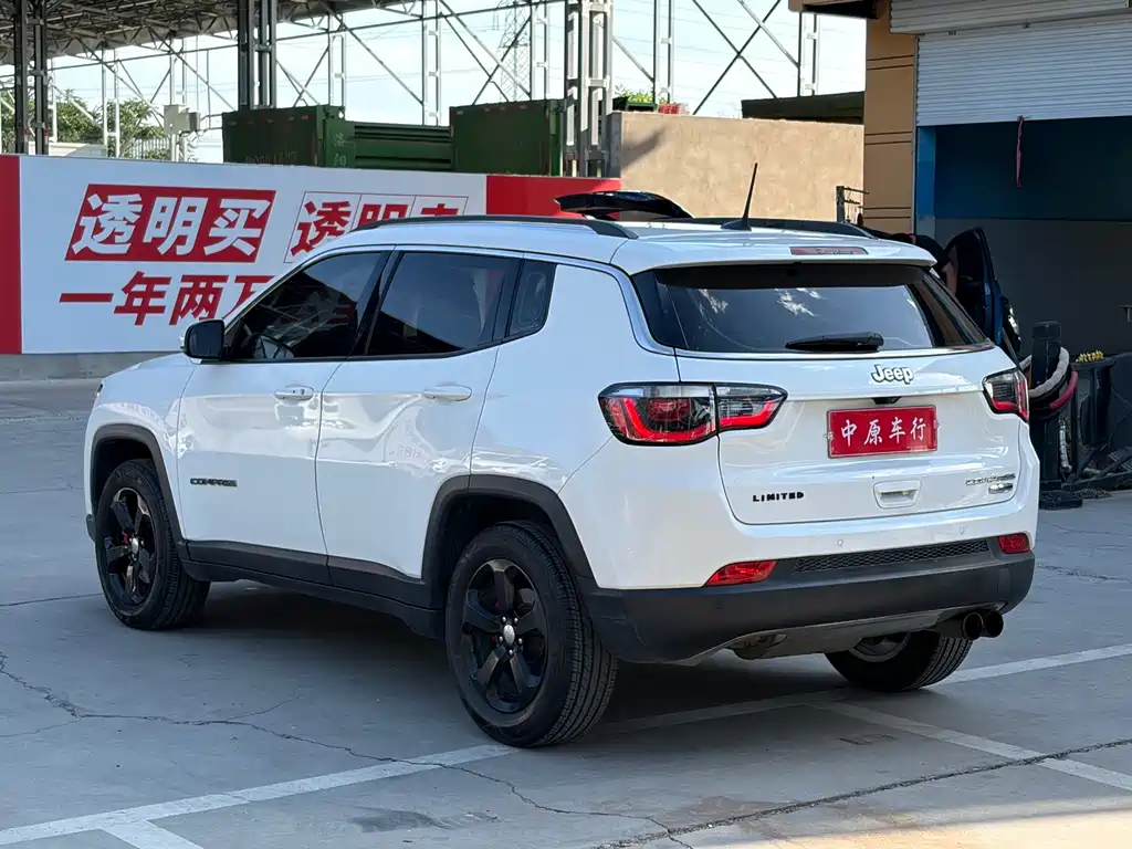 Jeep Compass 2017 — фото 19