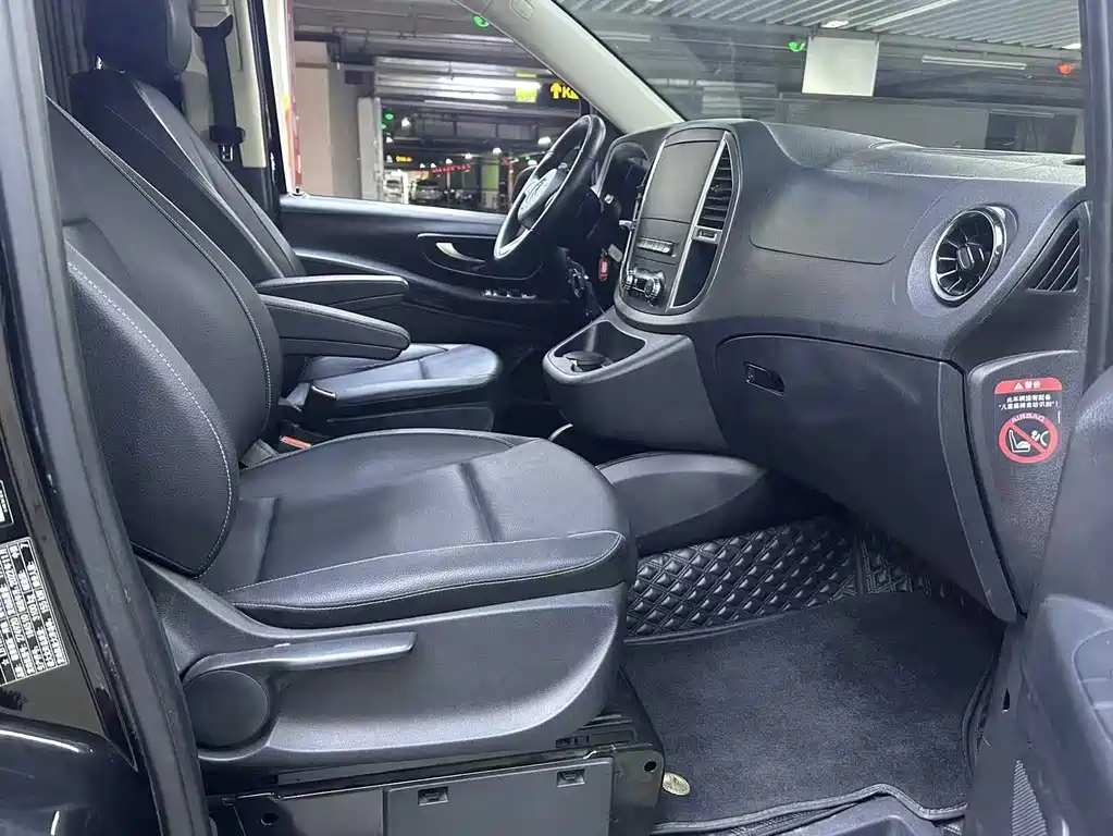 Mercedes-Benz Vito 2023 — фото 19