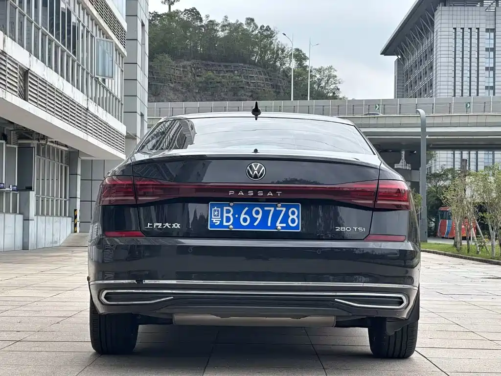 Volkswagen Passat 2023 — фото 9