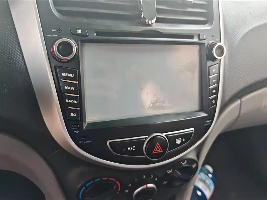 Hyundai Verna 2014 — фото 13