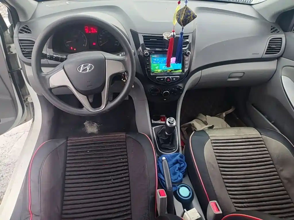 Hyundai Verna 2016 — фото 10