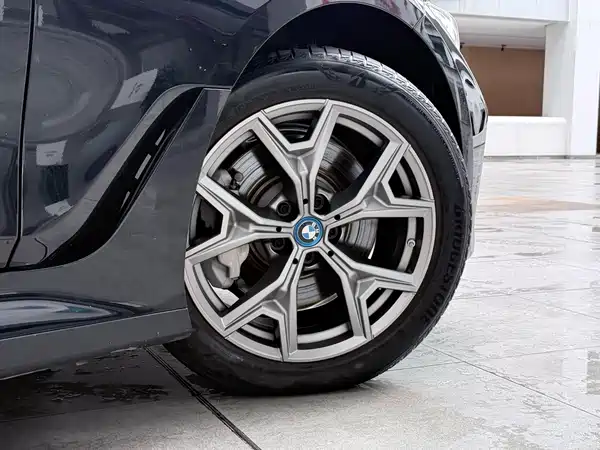 BMW i3 2024