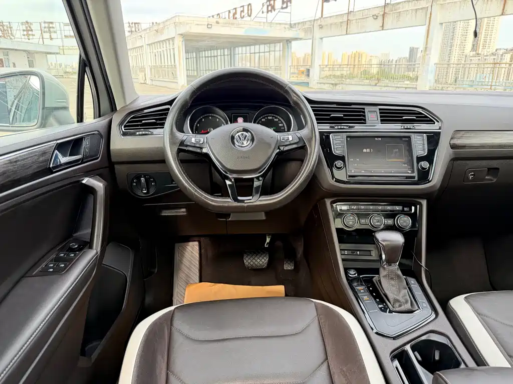 Volkswagen Tiguan L 2017 — фото 7