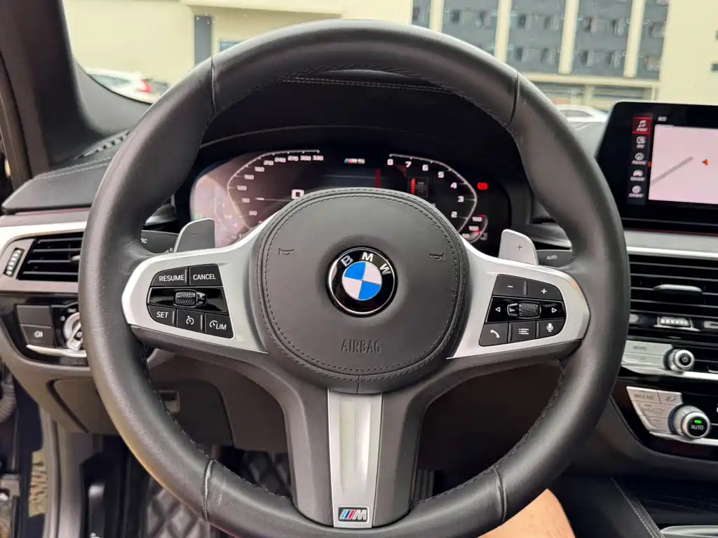 BMW 5 Series 2020 — фото 16