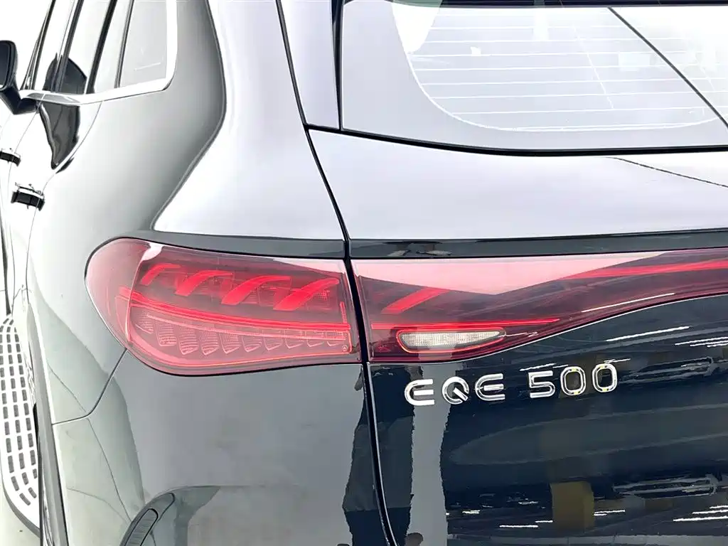 Mercedes-Benz EQE SUV 2024