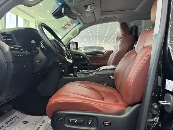 Lexus LX 2016