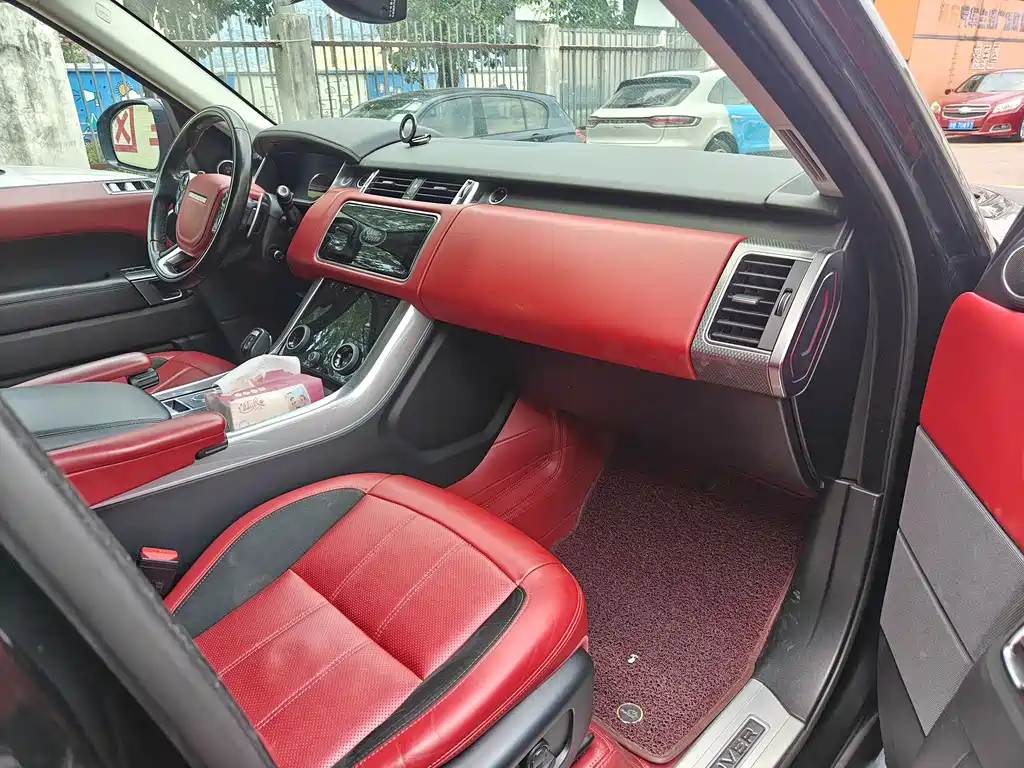 Land Rover Sport 2021