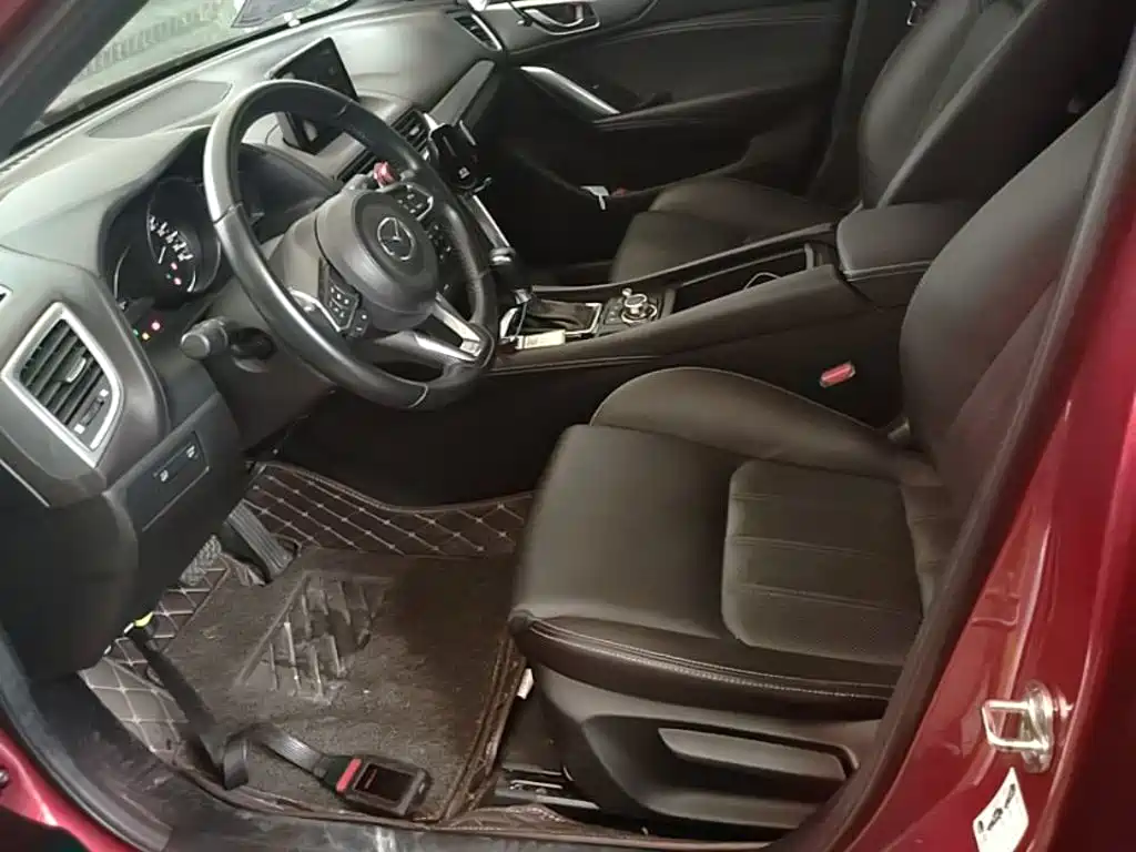 Mazda CX-4 2018 — фото 15
