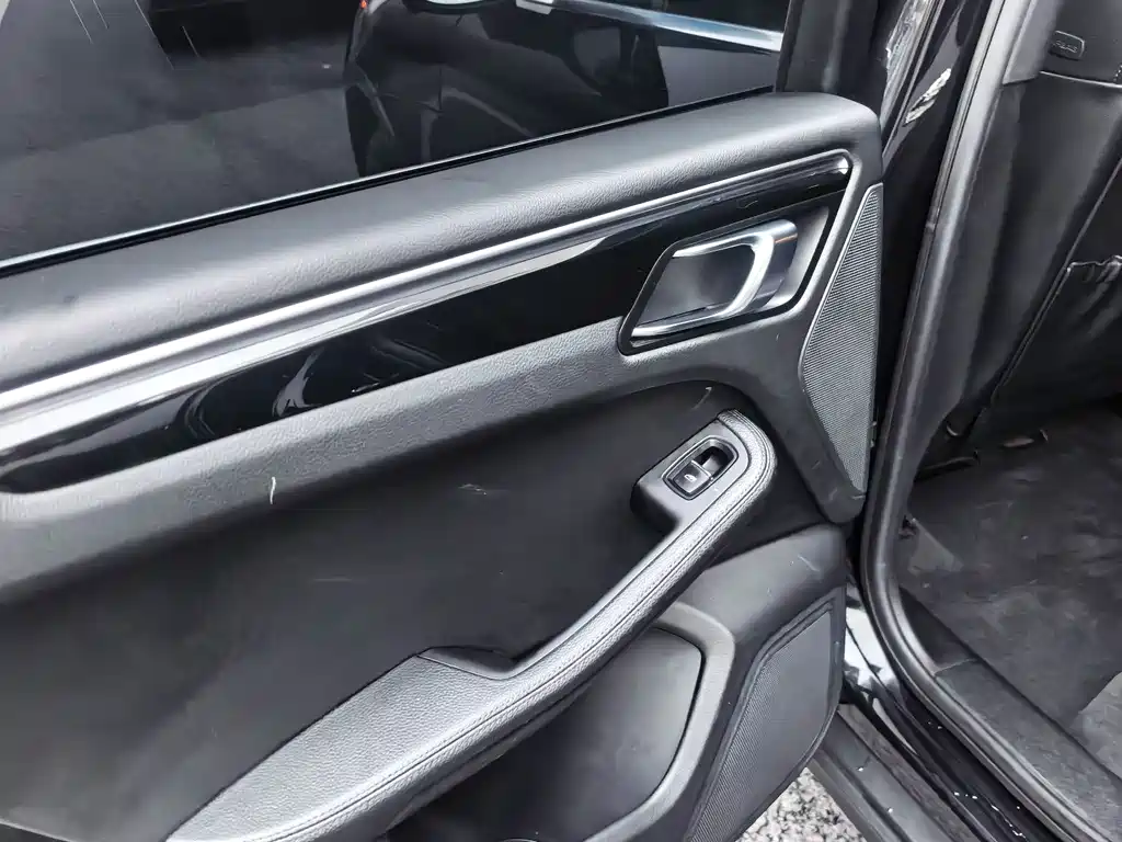 Porsche Macan 2018 — фото 12