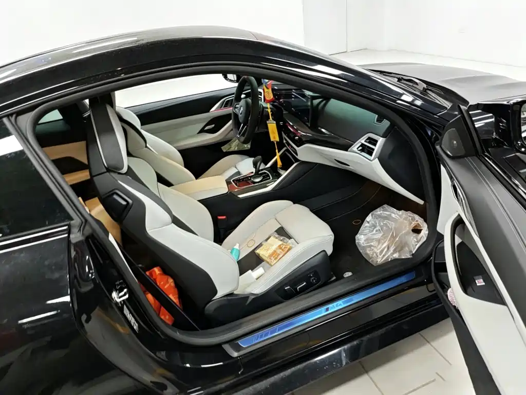 BMW M4 2025