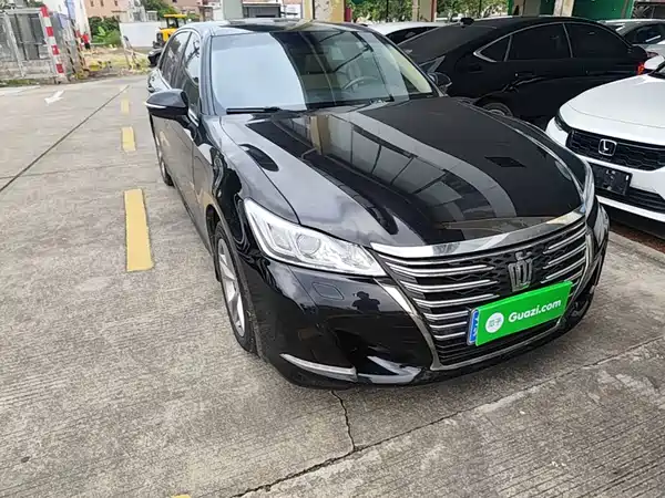 Toyota Crown 2017