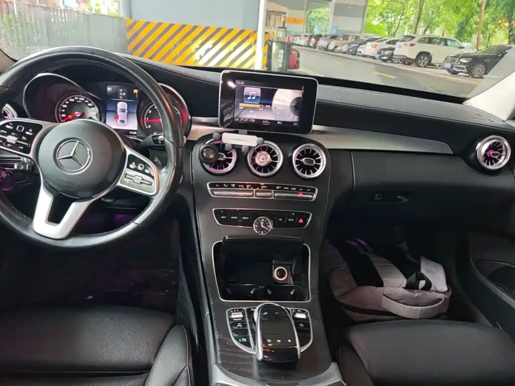 Mercedes-Benz C-Class 2018 — фото 13