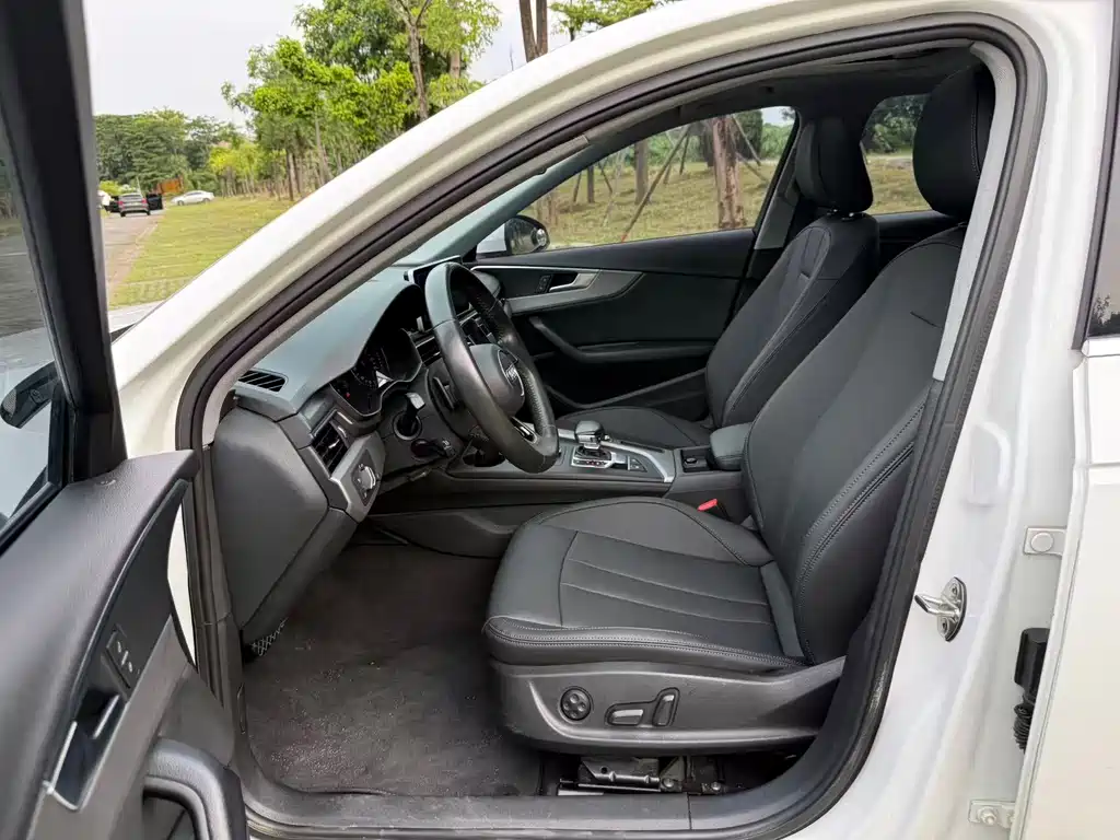 Audi A4L 2019