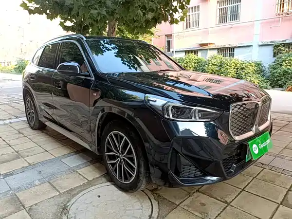 BMW iX1 2024