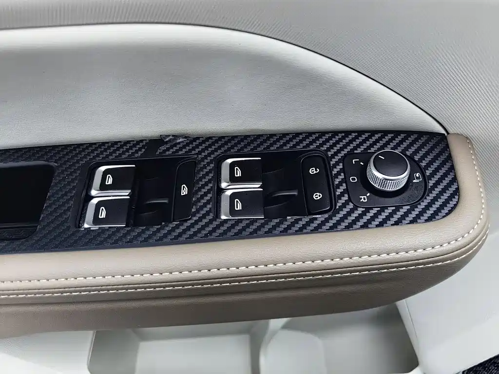 Geely ICON 2021 — фото 9
