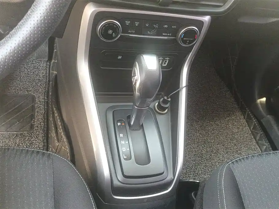 Ford Ecosport 2019 — фото 16