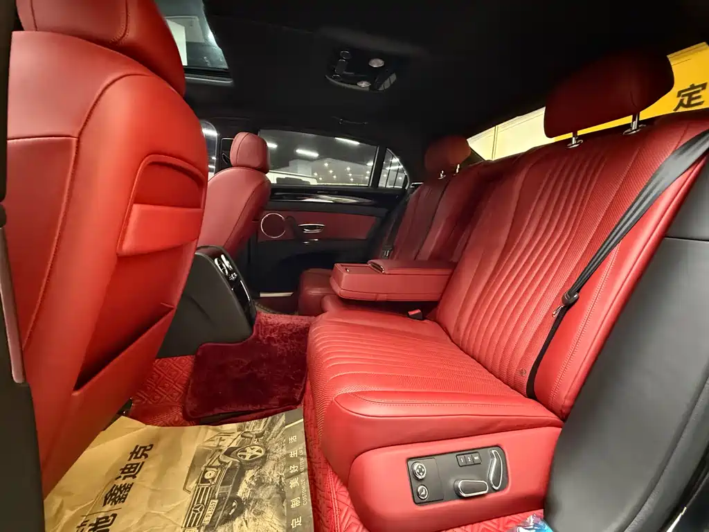 Bentley Flying Spur 2018 — фото 10