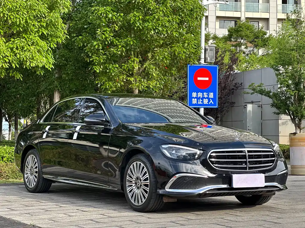 Mercedes-Benz E-Class 2022 — фото 3