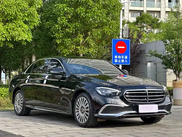 Mercedes-Benz E-Class 2022