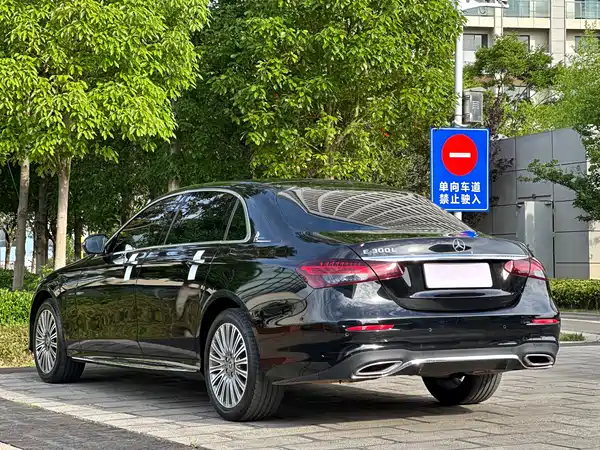 Mercedes-Benz E-Class 2022