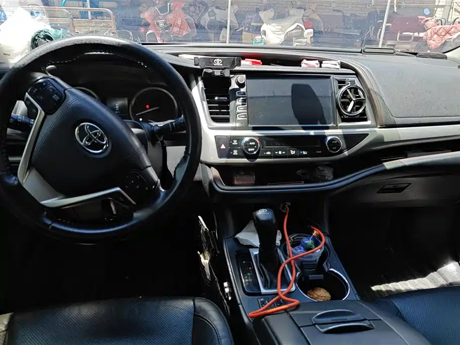 Toyota Highlander 2017 — фото 12