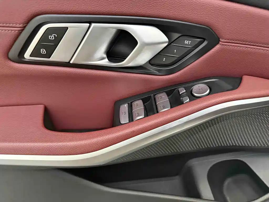 BMW 3 Series 2023 — фото 10