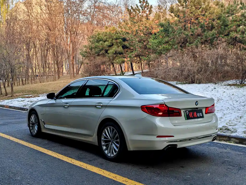 BMW 5 Series New Energy 2019 — фото 18