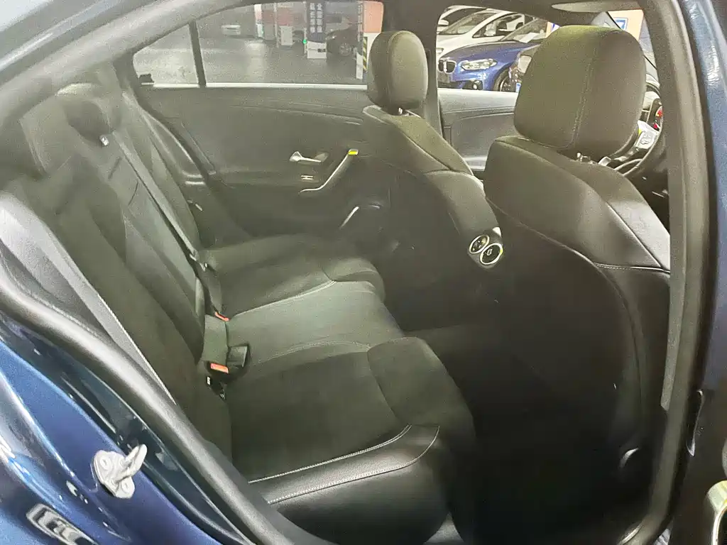 Mercedes-Benz A-Class 2019 — фото 16