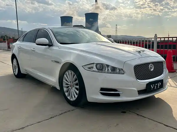 Jaguar XJ 2016