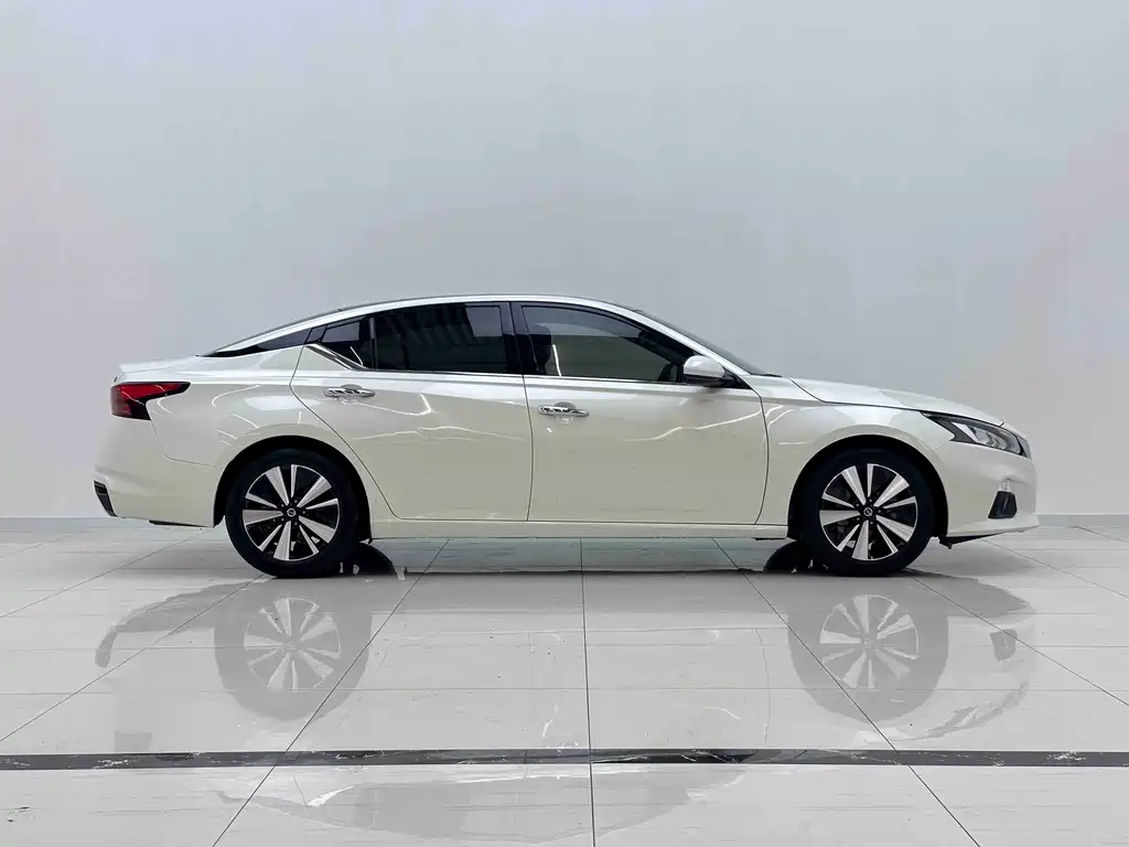 Nissan Teana 2022