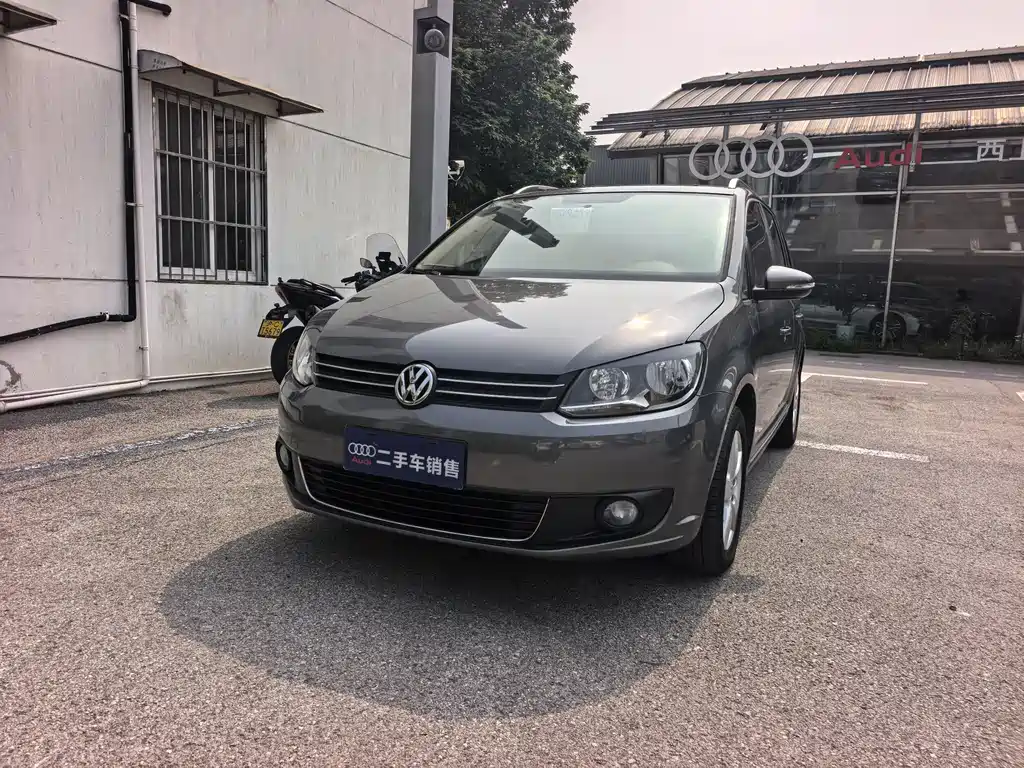 Volkswagen Touran 2013