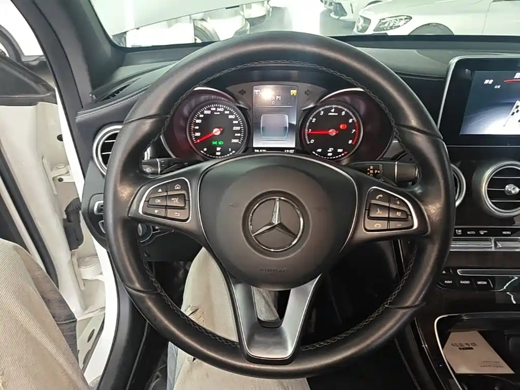 Mercedes-Benz GLC 2019 — фото 11