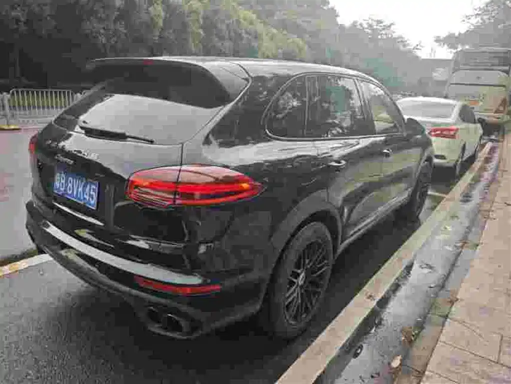 Porsche Cayenne 2017 — фото 3